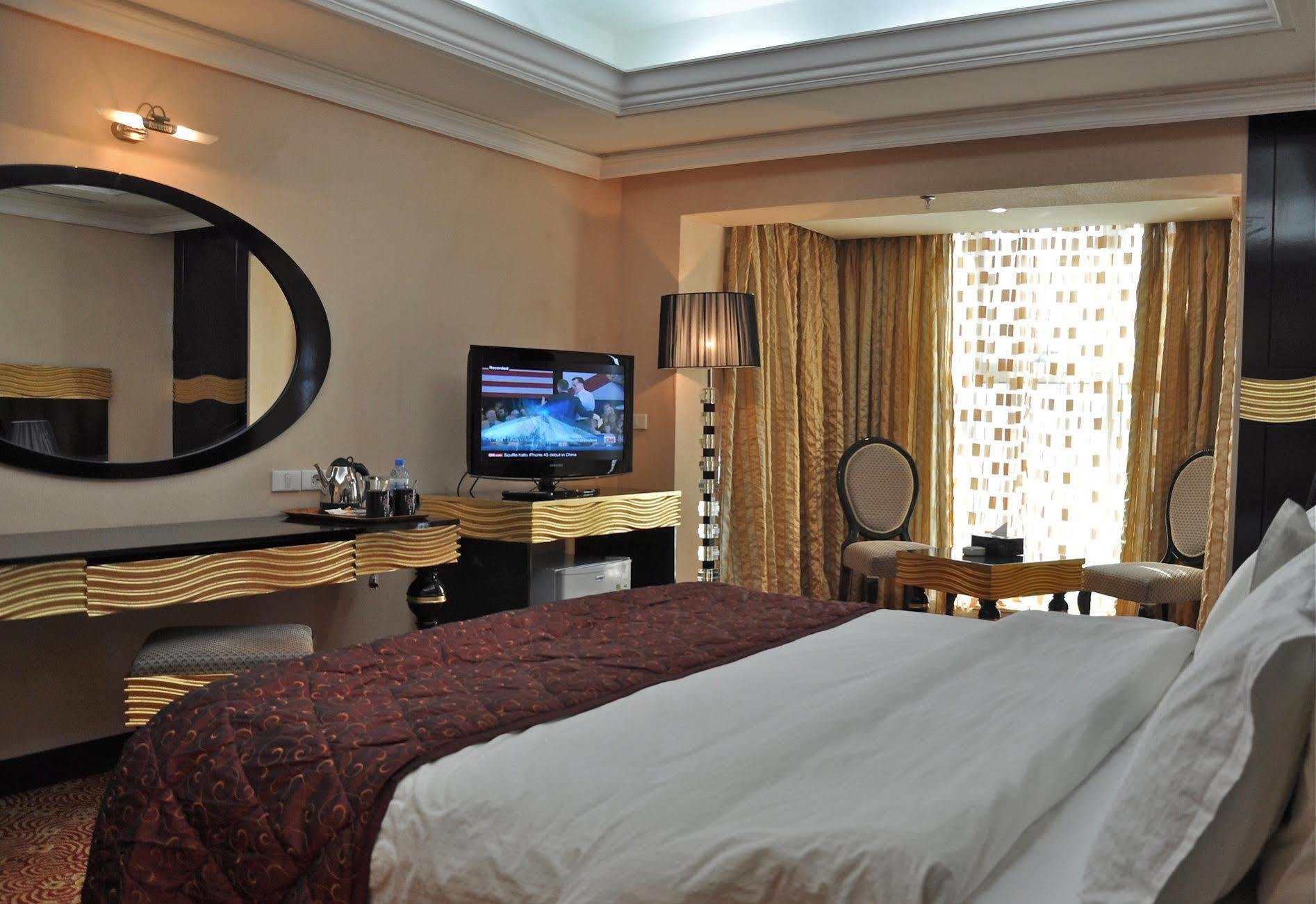 Basra International Hotel Exterior foto